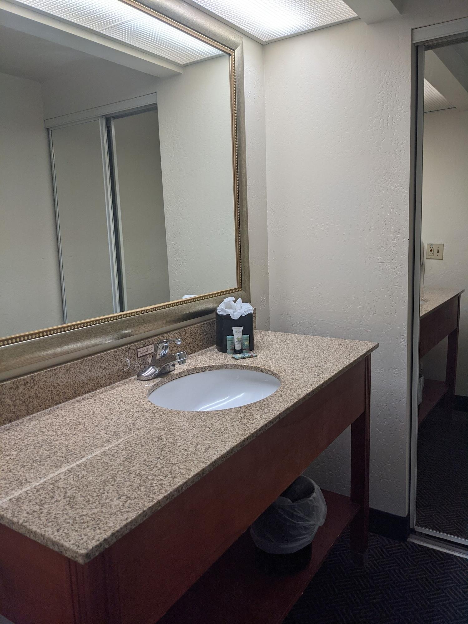 Surestay Plus Hotel By Best Western Tempe University Extérieur photo