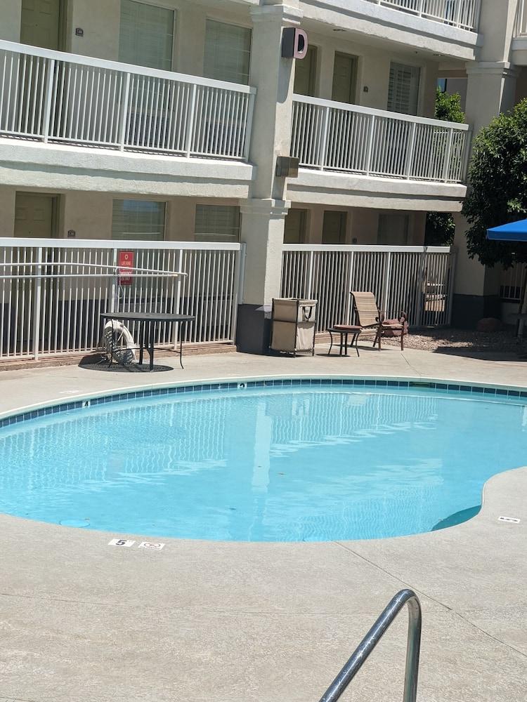 Surestay Plus Hotel By Best Western Tempe University Extérieur photo