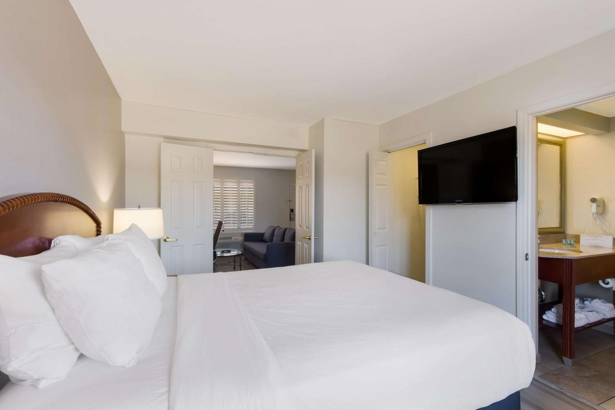 Surestay Plus Hotel By Best Western Tempe University Extérieur photo