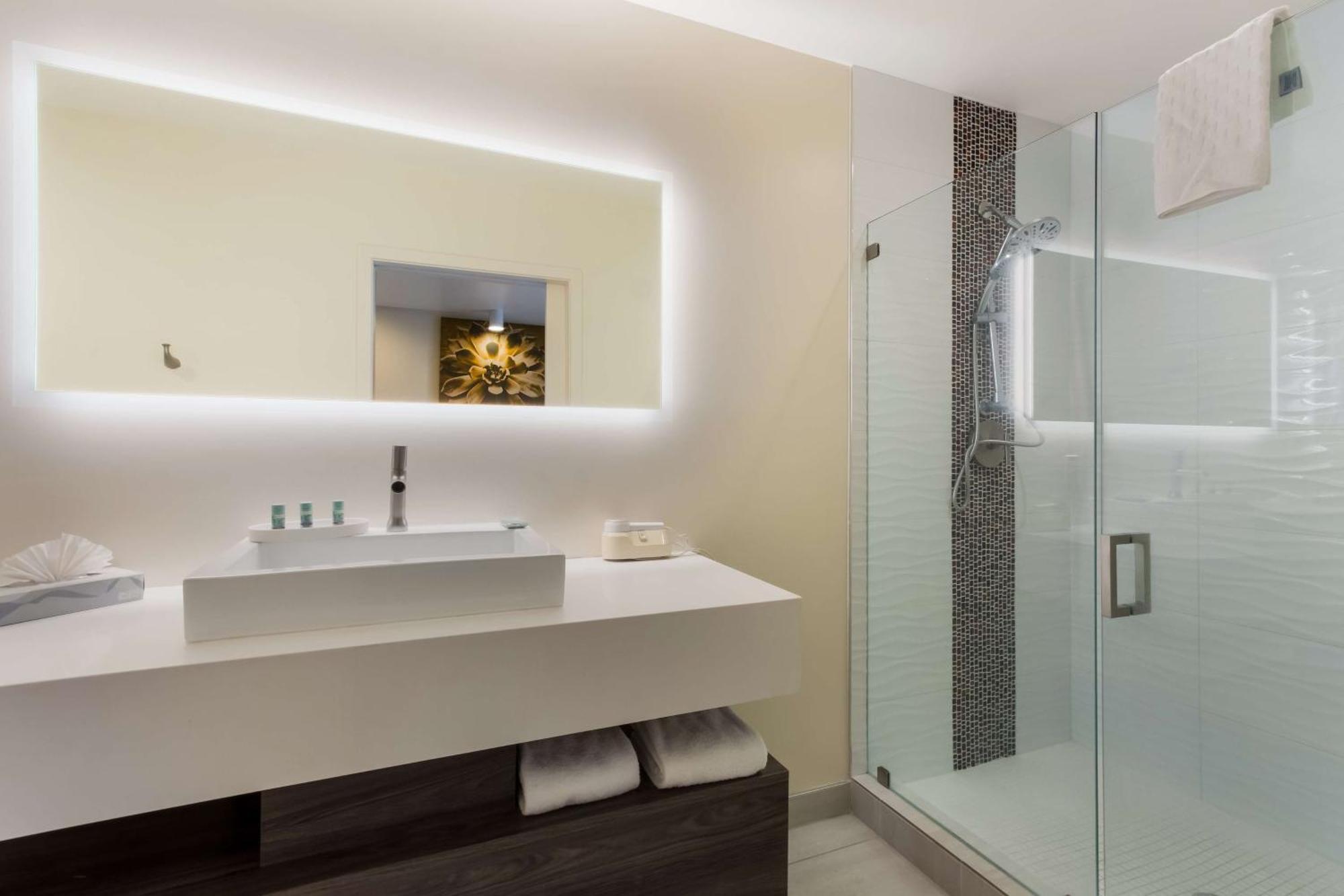 Surestay Plus Hotel By Best Western Tempe University Extérieur photo