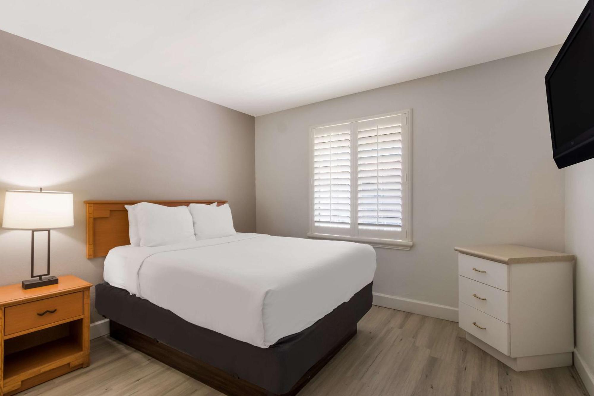 Surestay Plus Hotel By Best Western Tempe University Extérieur photo