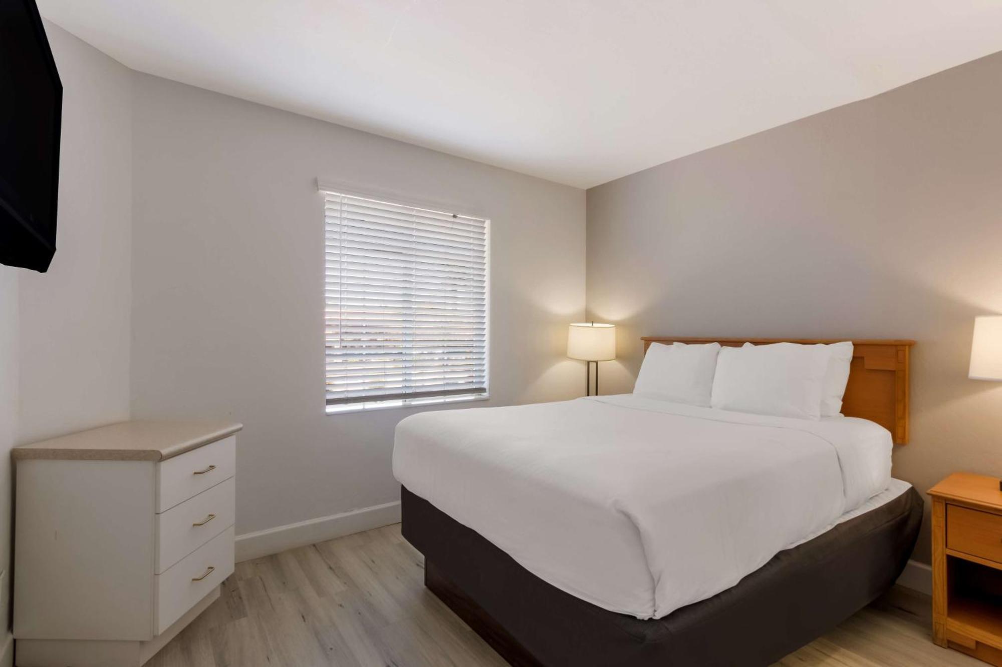 Surestay Plus Hotel By Best Western Tempe University Extérieur photo