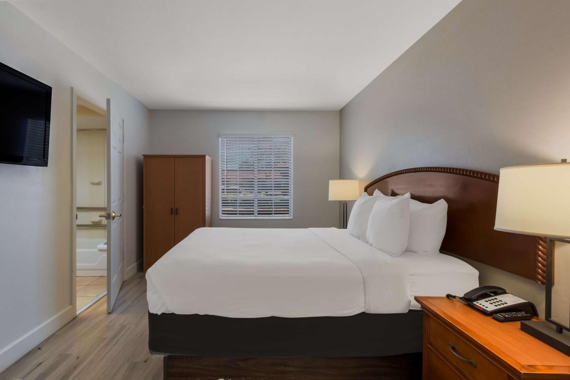 Surestay Plus Hotel By Best Western Tempe University Extérieur photo