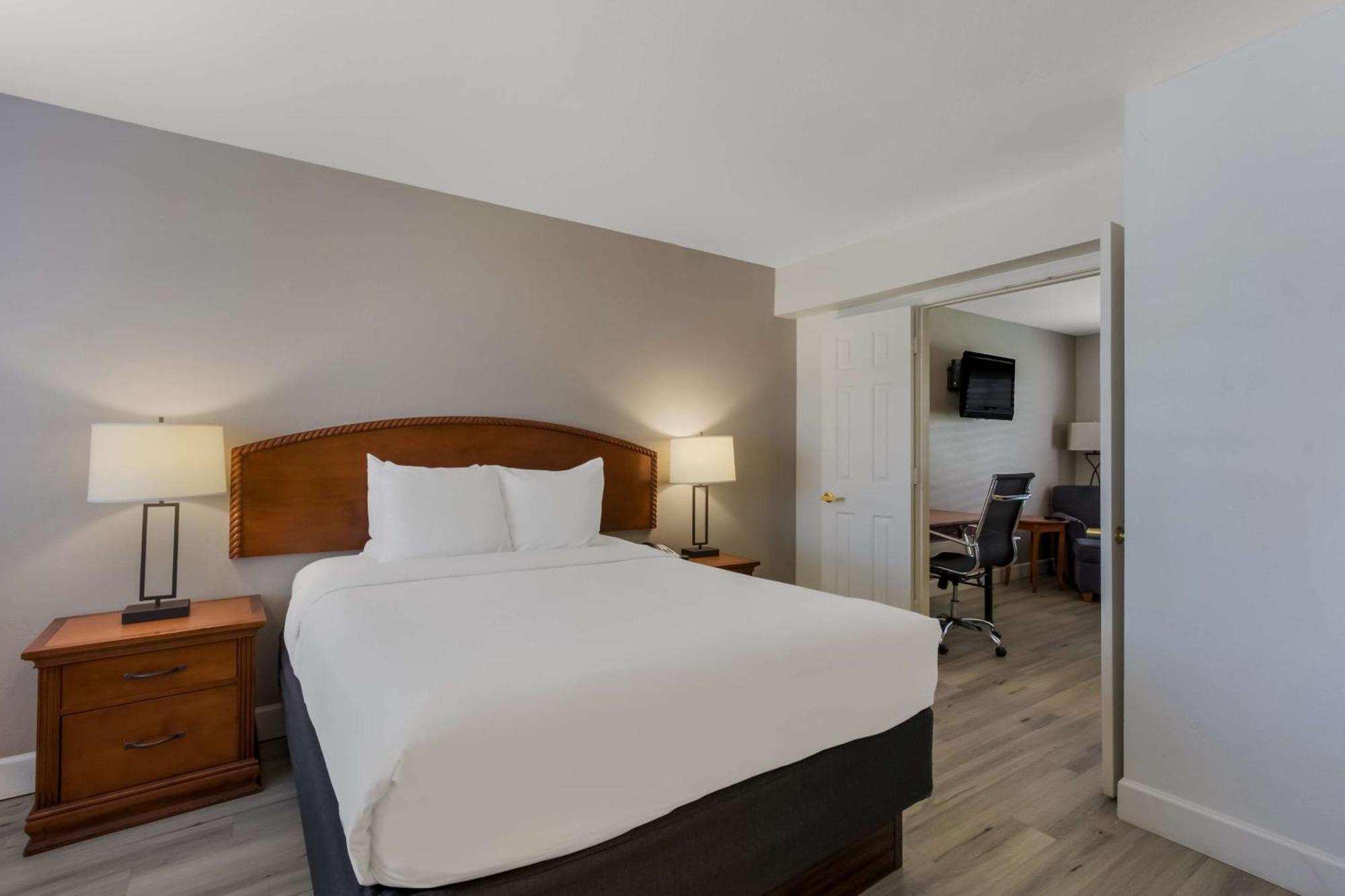Surestay Plus Hotel By Best Western Tempe University Extérieur photo