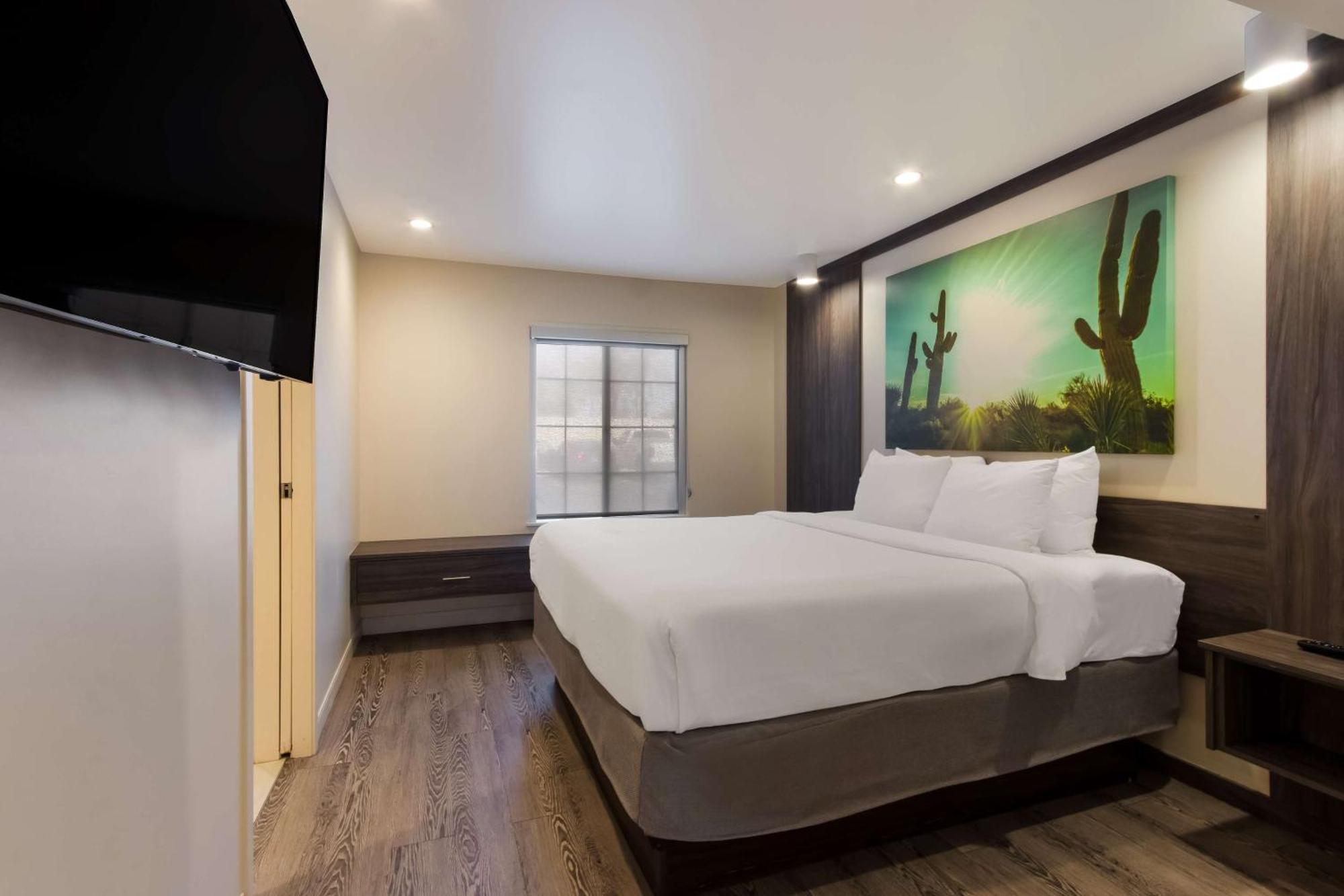 Surestay Plus Hotel By Best Western Tempe University Extérieur photo