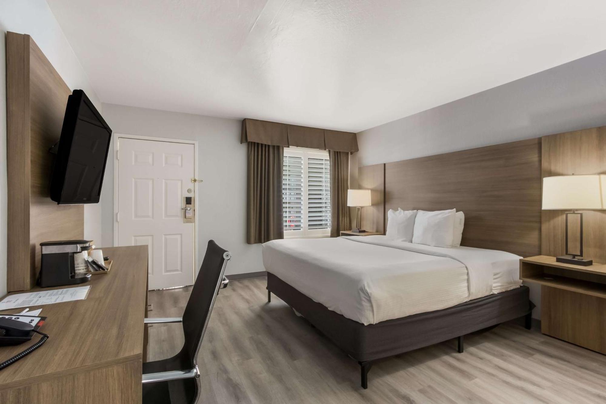 Surestay Plus Hotel By Best Western Tempe University Extérieur photo