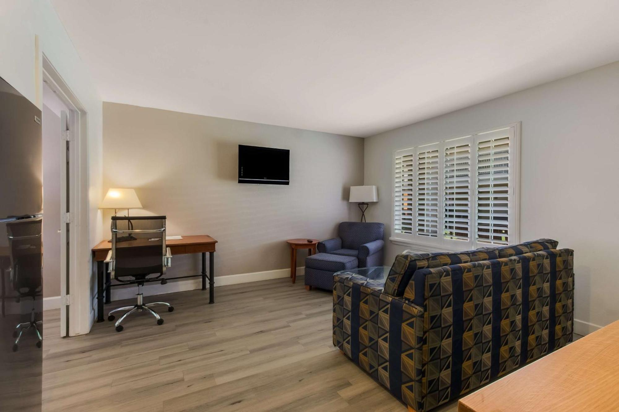 Surestay Plus Hotel By Best Western Tempe University Extérieur photo