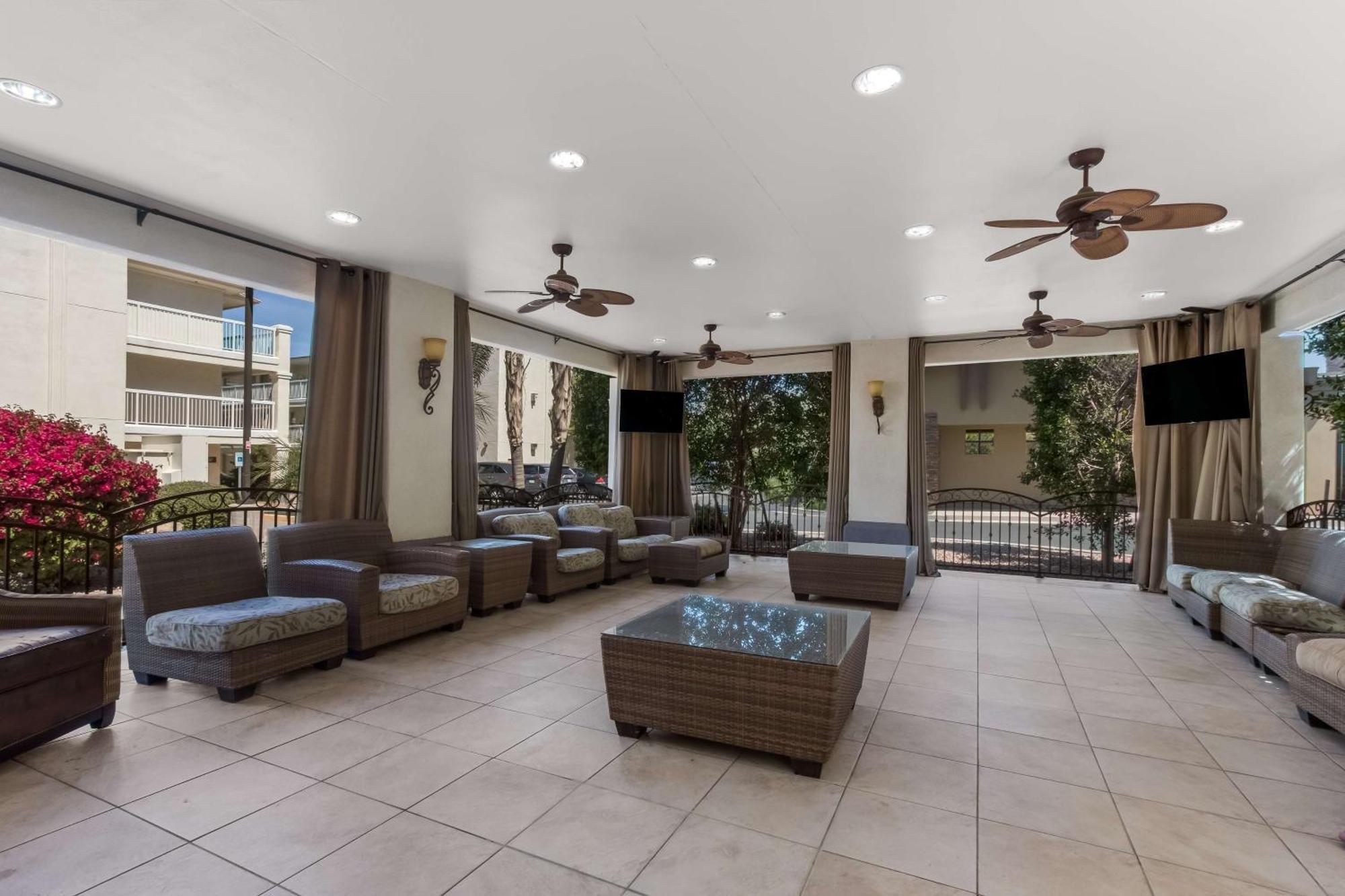 Surestay Plus Hotel By Best Western Tempe University Extérieur photo