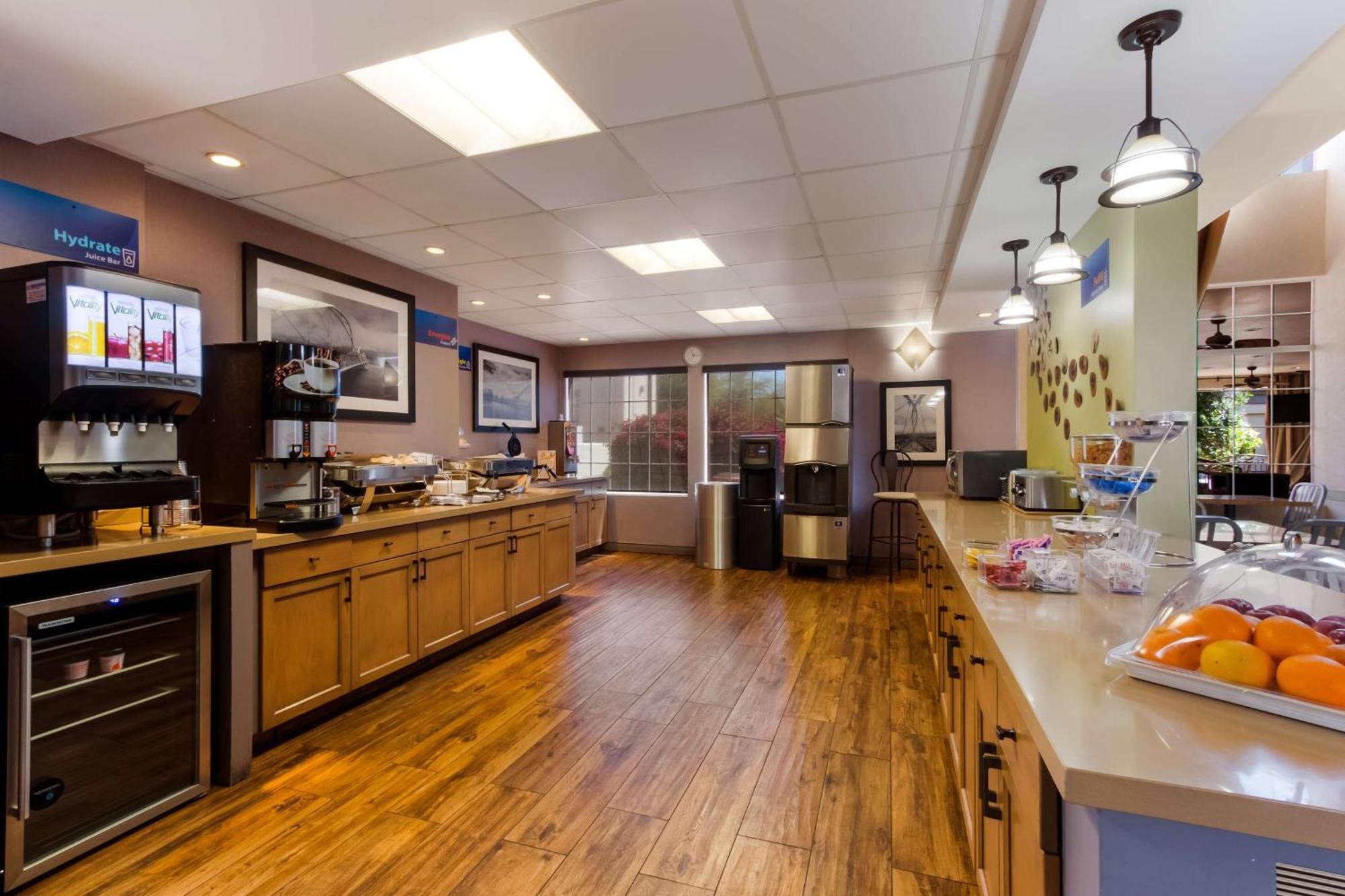 Surestay Plus Hotel By Best Western Tempe University Extérieur photo