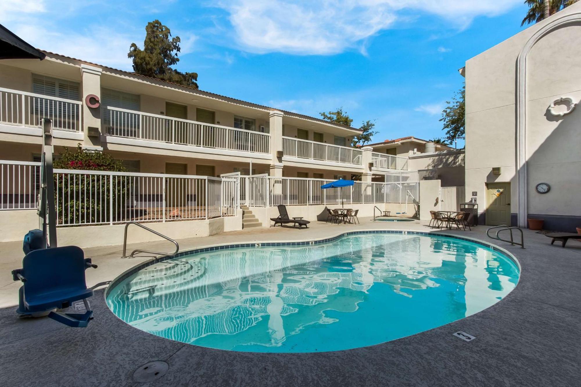 Surestay Plus Hotel By Best Western Tempe University Extérieur photo